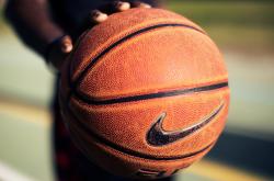 开云体育中国官网-巅峰对决，美国险胜牙买加，拉亚一锤定音成关键先生