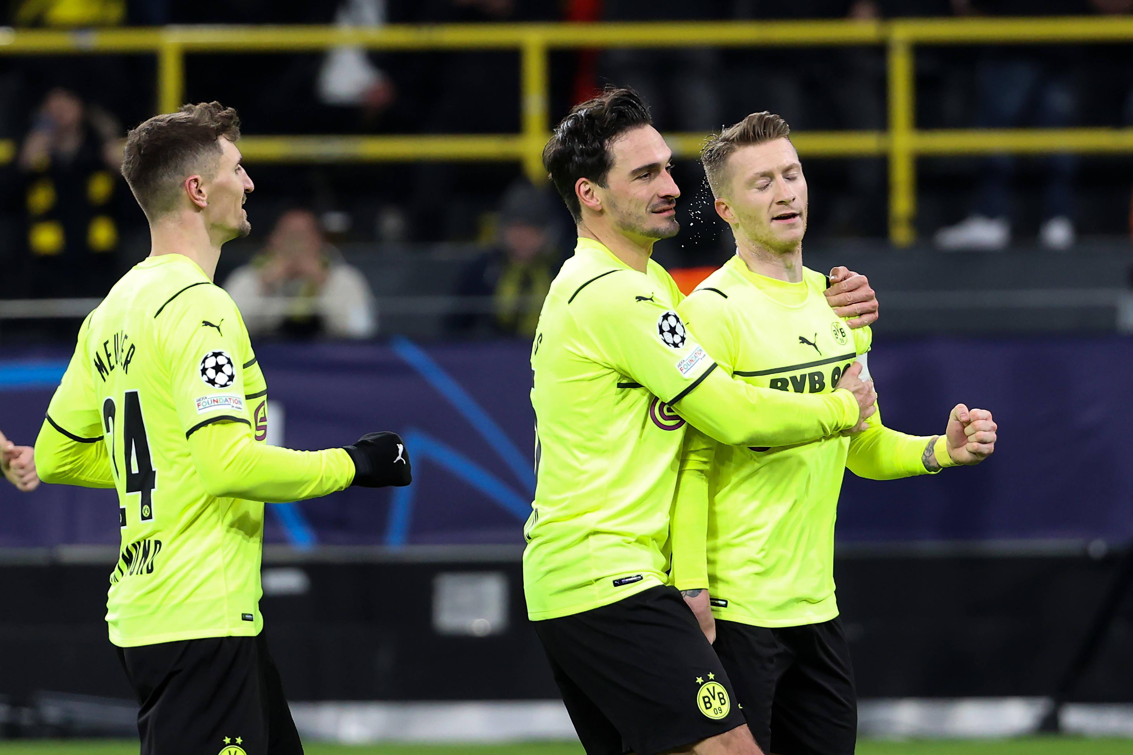 包含多特蒙德翻盘中国，埃尔林惊艳世界的词条