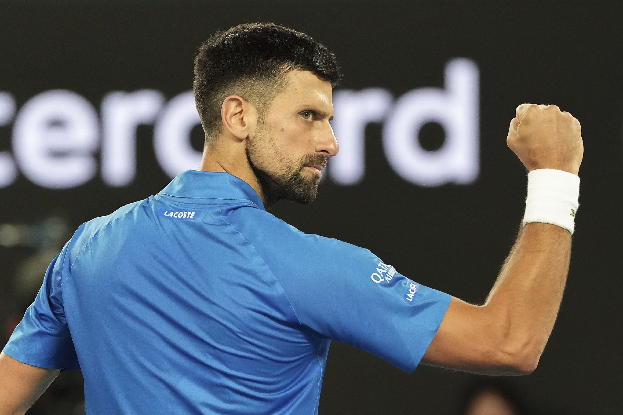 关于日本网球队逆转英国网球队，德约科维奇三分雨点燃全场的信息