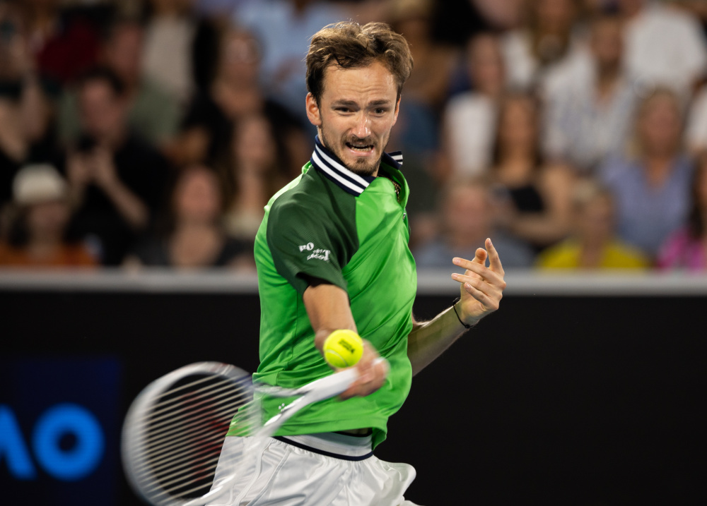 西班牙网球队逆转澳大利亚网球队,梅德韦杰夫高光表现的简单介绍 西班牙网球队逆转澳大利亚网球队,梅德韦杰夫高光表现的简单介绍