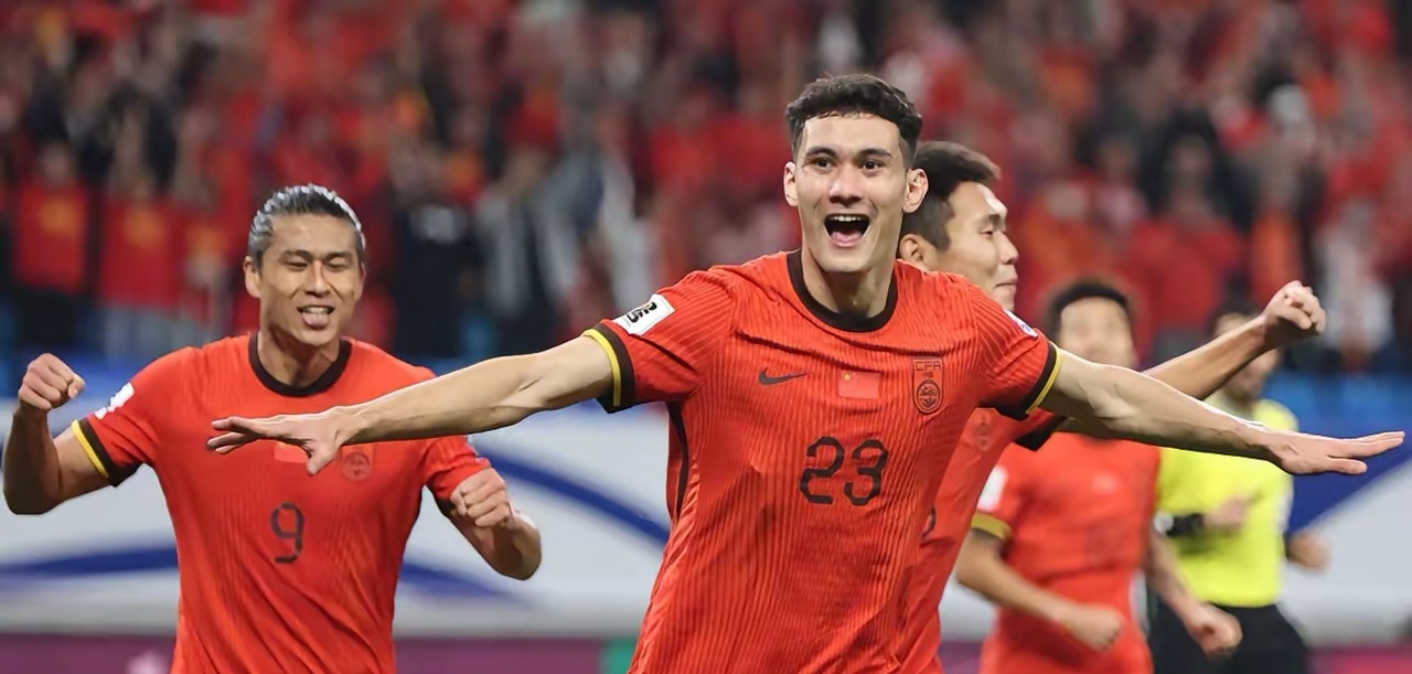 球队取得胜利,球员表现尽显英勇 球队取得胜利,球员表现尽显英勇