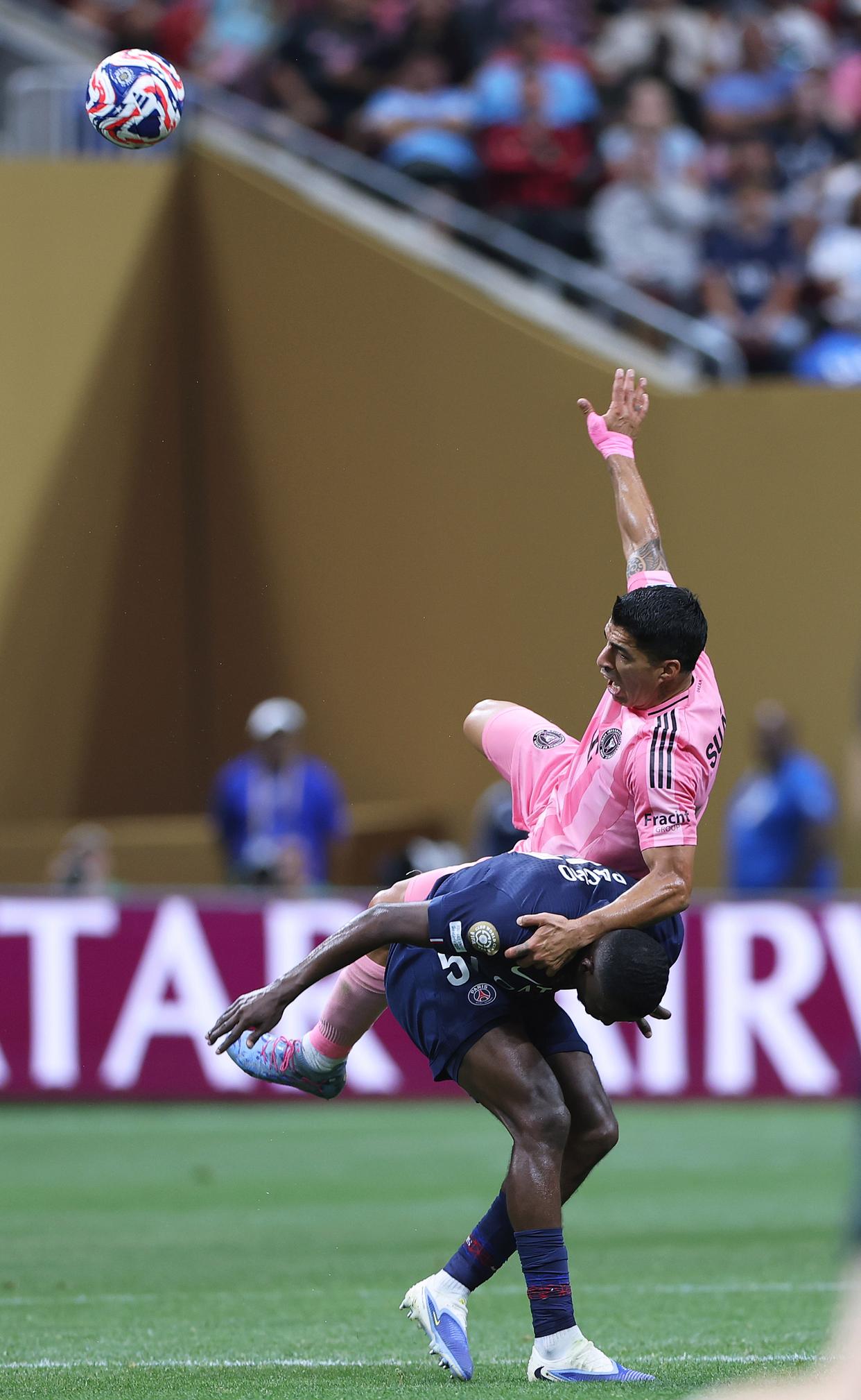 包含巴黎圣日耳曼大胜对手，全胜战绩保持的词条