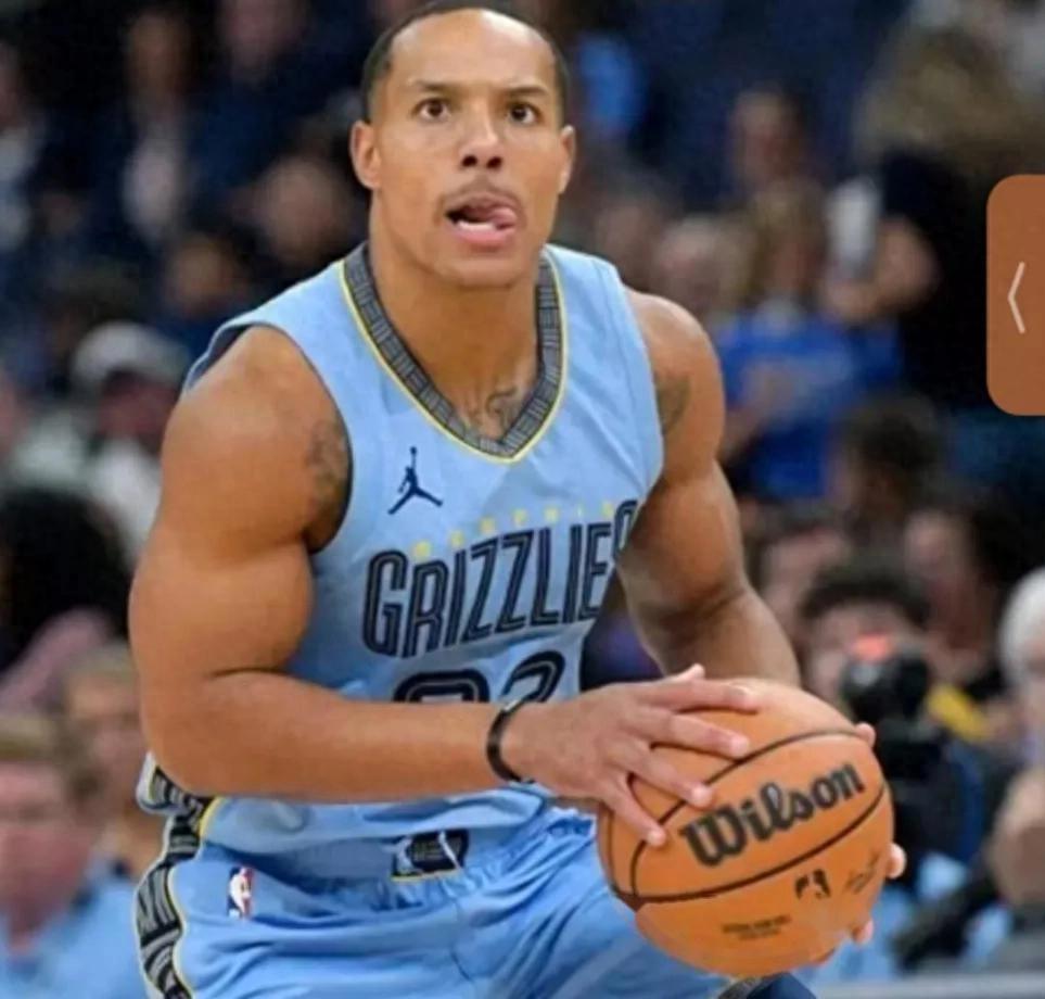 关于黄蜂客场逆转灰熊，实现大逆转的信息