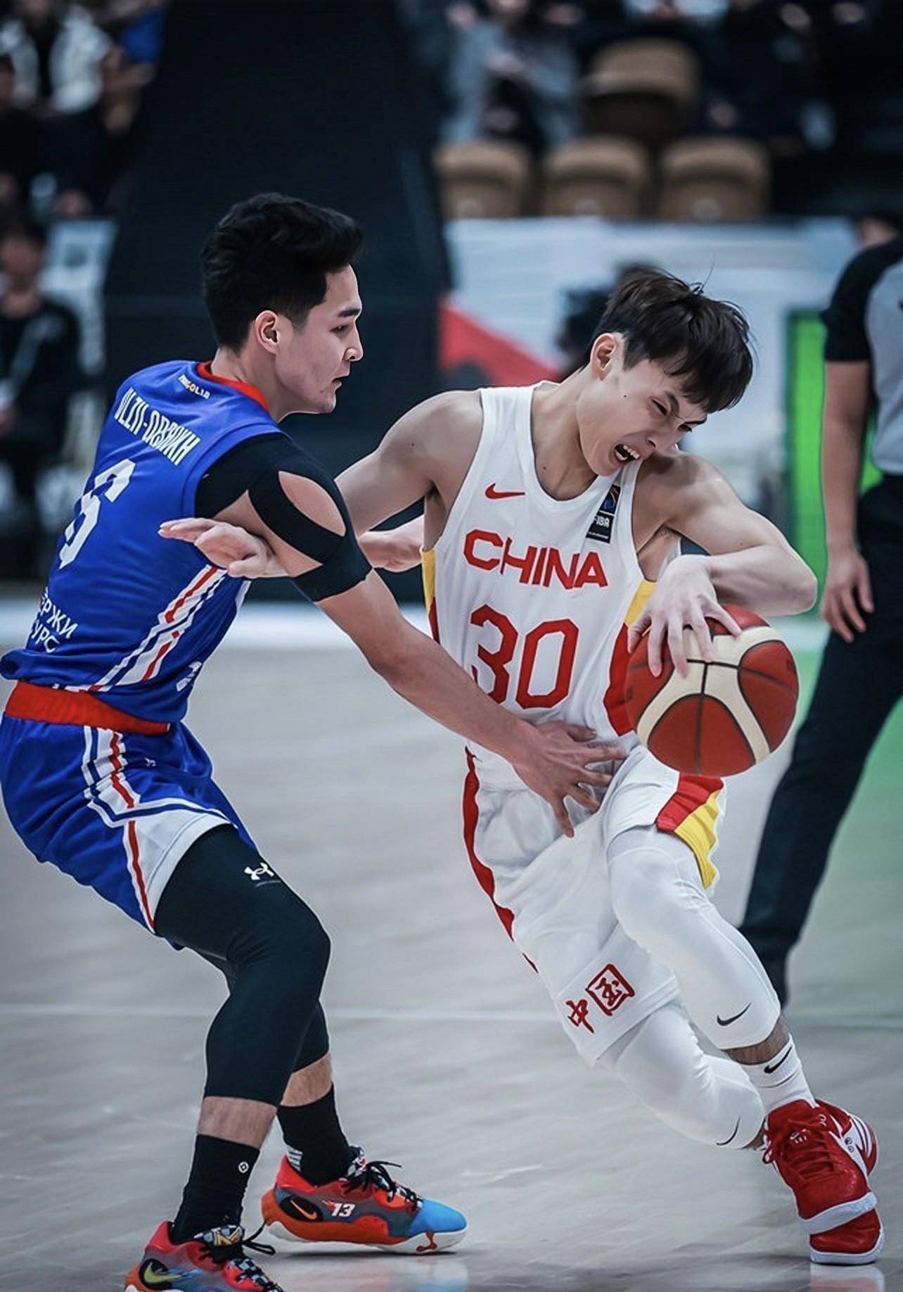 包含湖北男篮主场战胜强敌，全队士气高涨冲击前八的词条