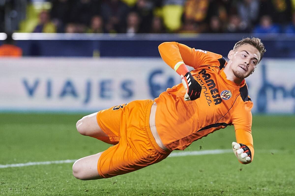 包含比利亚雷亚尔主教练计划调整战术，迎接新挑战的词条