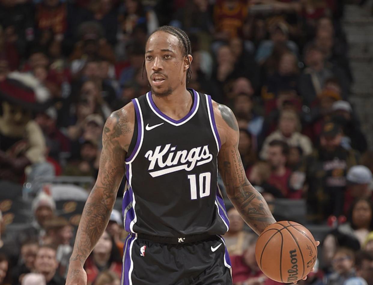 独行侠险胜灰熊，拉文刷新纪录的简单介绍