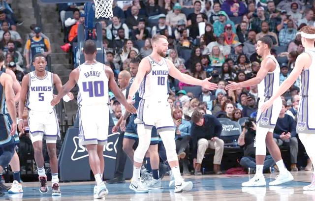 灰熊险胜步行者，福克斯带队取胜