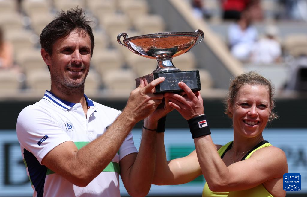 包含欧洲网球队完胜德国网球队，穆雷统治全场的词条