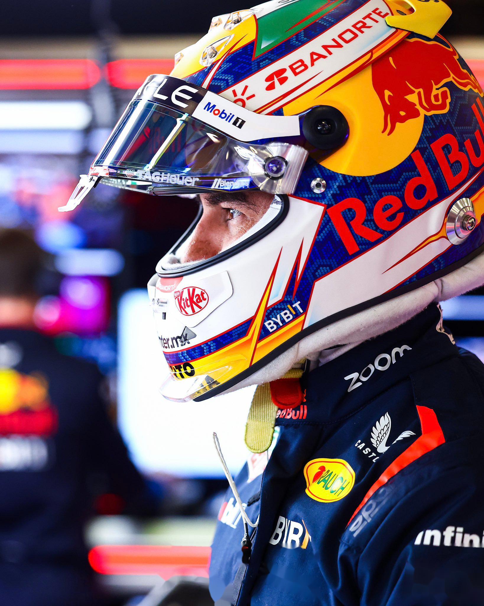 迈凯伦鏖战雷诺车队，佩雷兹关键制胜的简单介绍