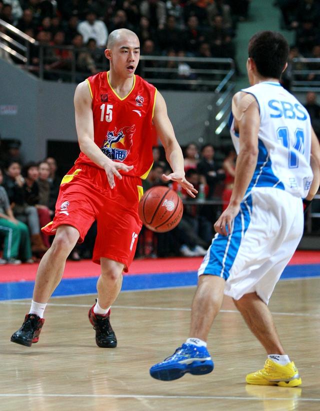 包含南韩男篮爆冷波兰男篮，汉密尔顿打破历史纪录的词条