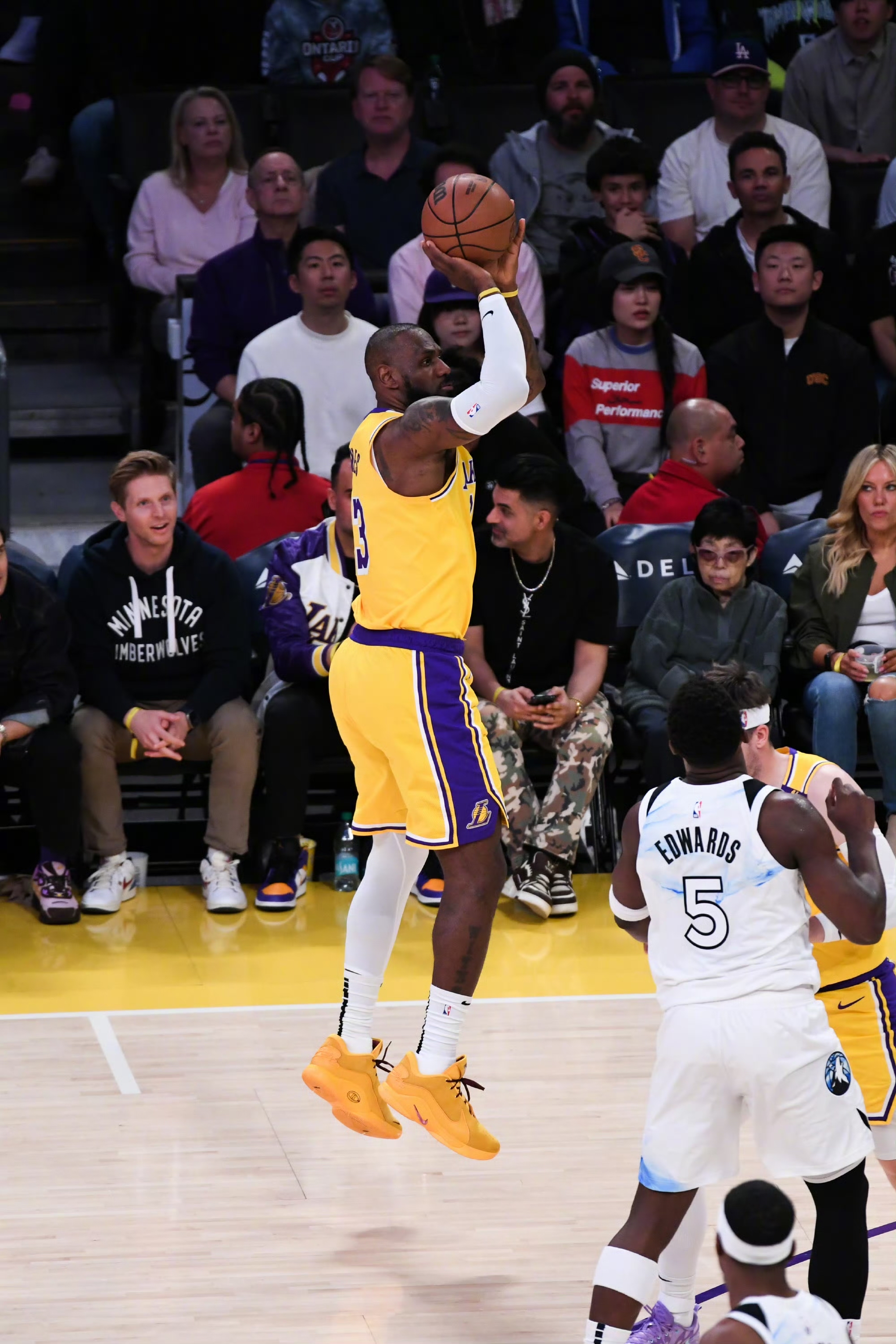 森林狼壮烈作战，惜败对手遗憾出局