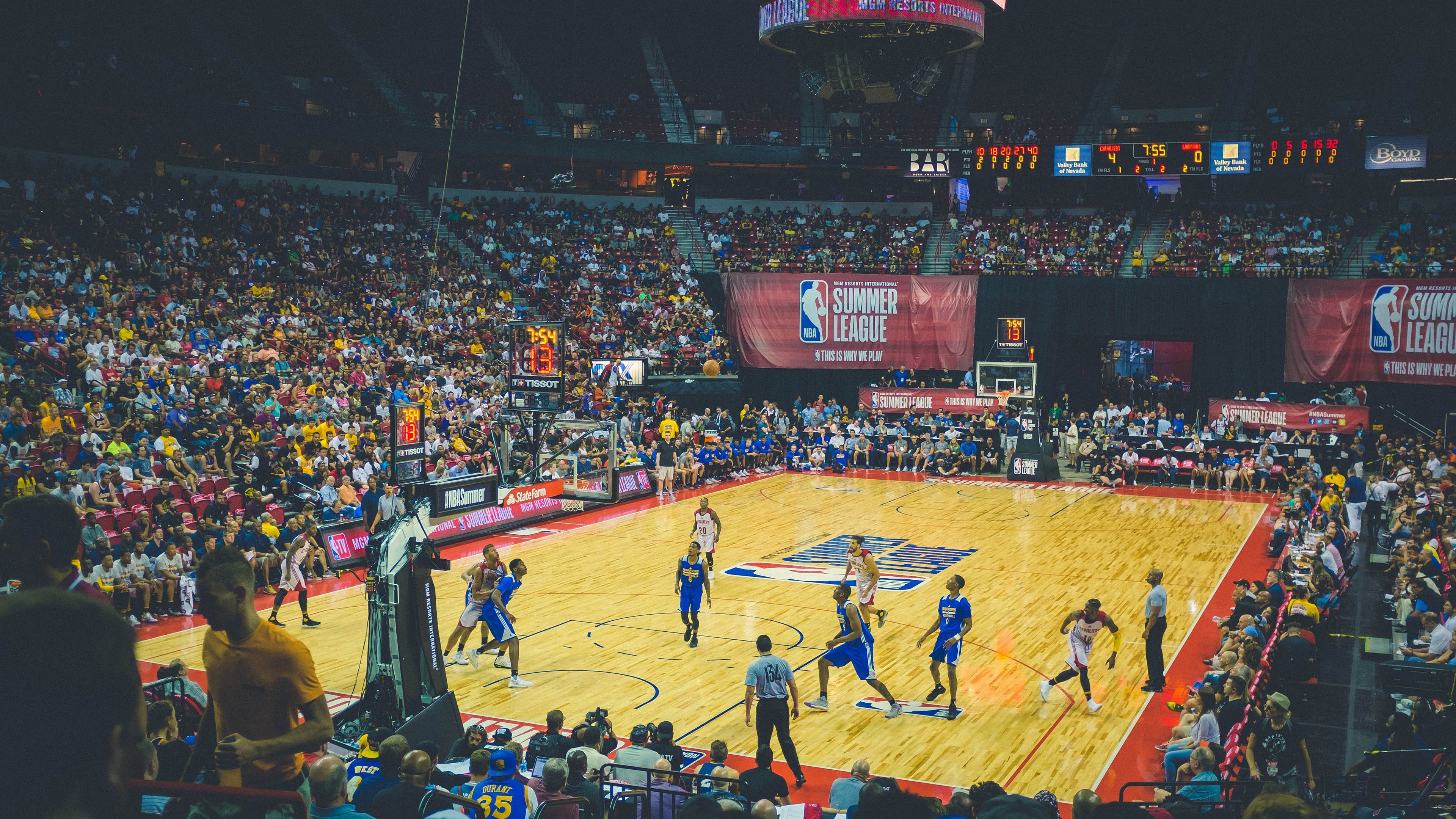 冷门与统治，从塞内加尔爆冷到哈兰德接管国家德比，足球的不可预测之美